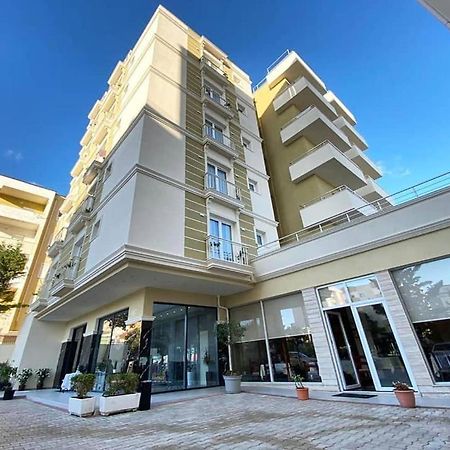 Hotel Edart Durrës Buitenkant foto