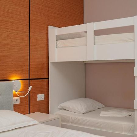 Hotel Edart Durrës Buitenkant foto