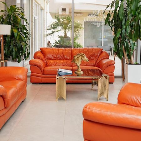 Hotel Edart Durrës Buitenkant foto