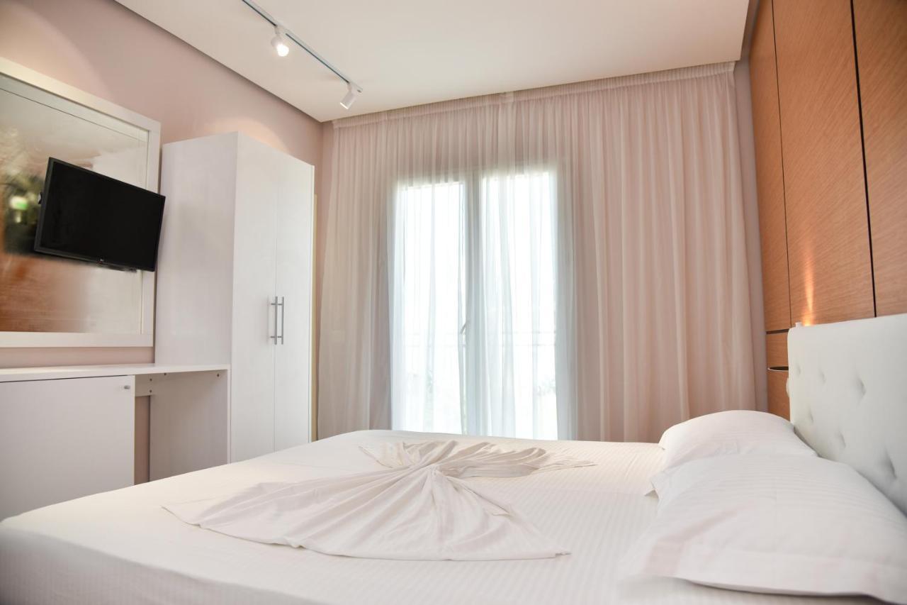 Hotel Edart Durrës Buitenkant foto