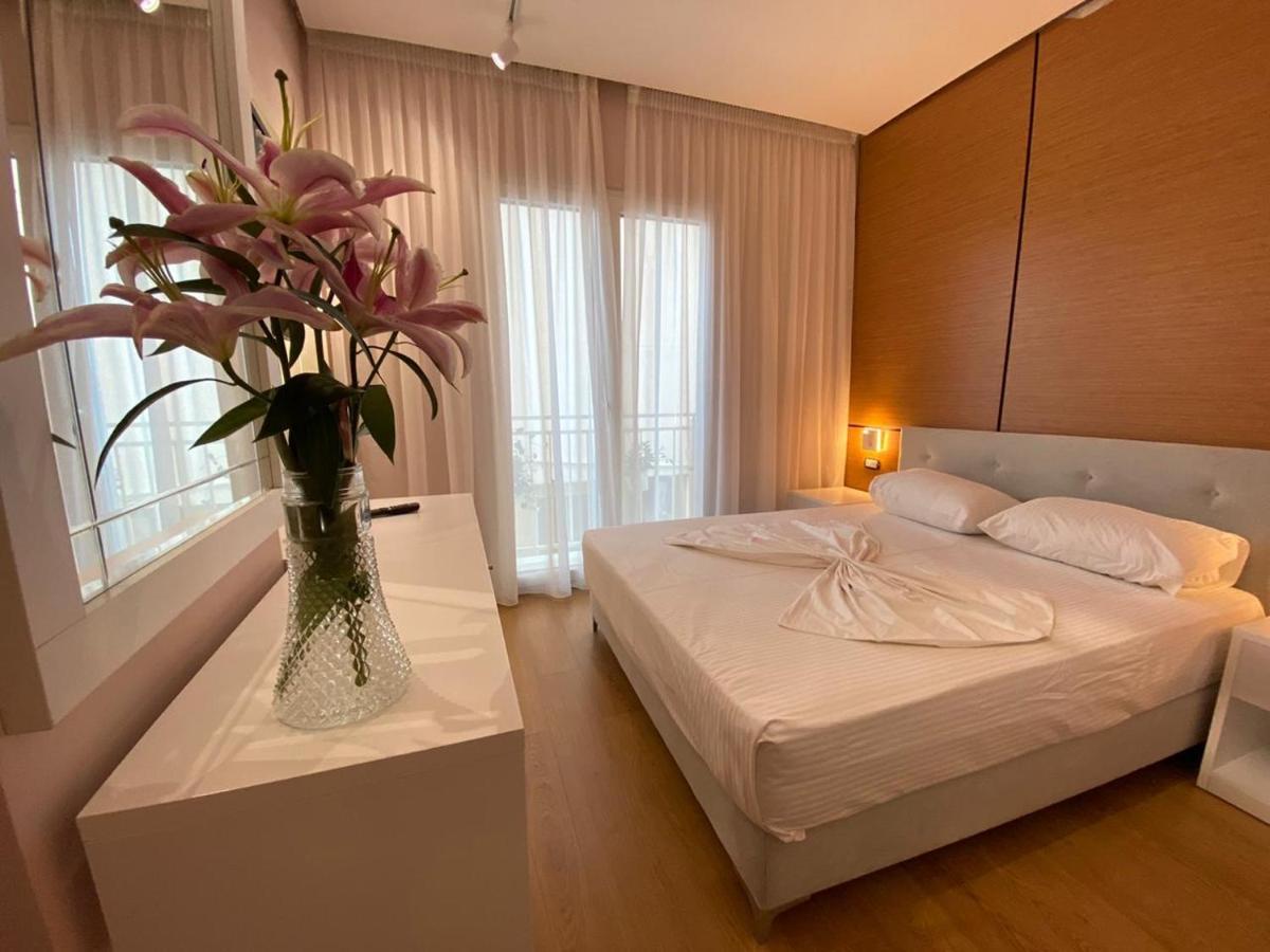Hotel Edart Durrës Buitenkant foto