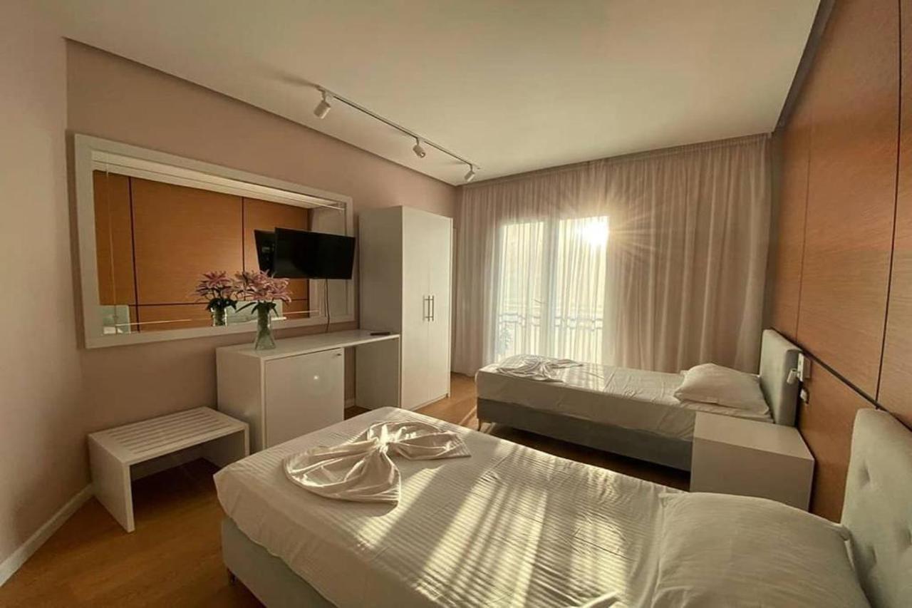 Hotel Edart Durrës Buitenkant foto