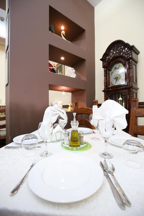 Hotel Edart Durrës Buitenkant foto