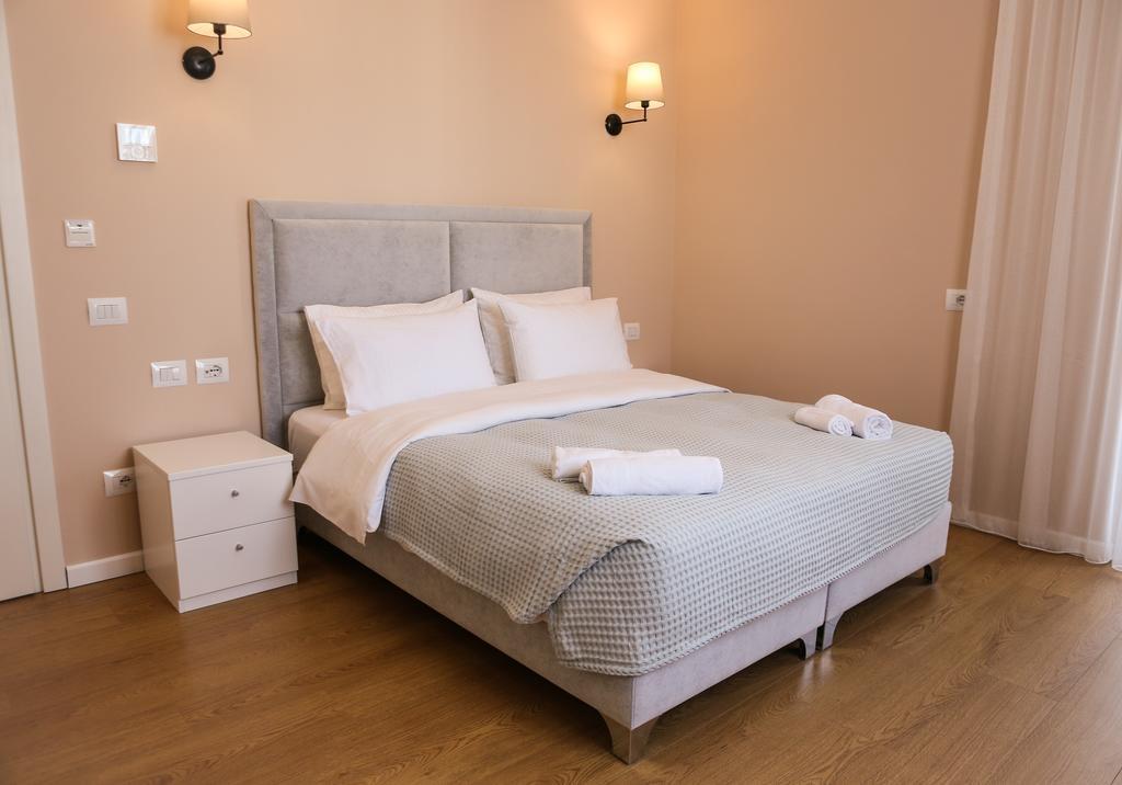 Hotel Edart Durrës Buitenkant foto