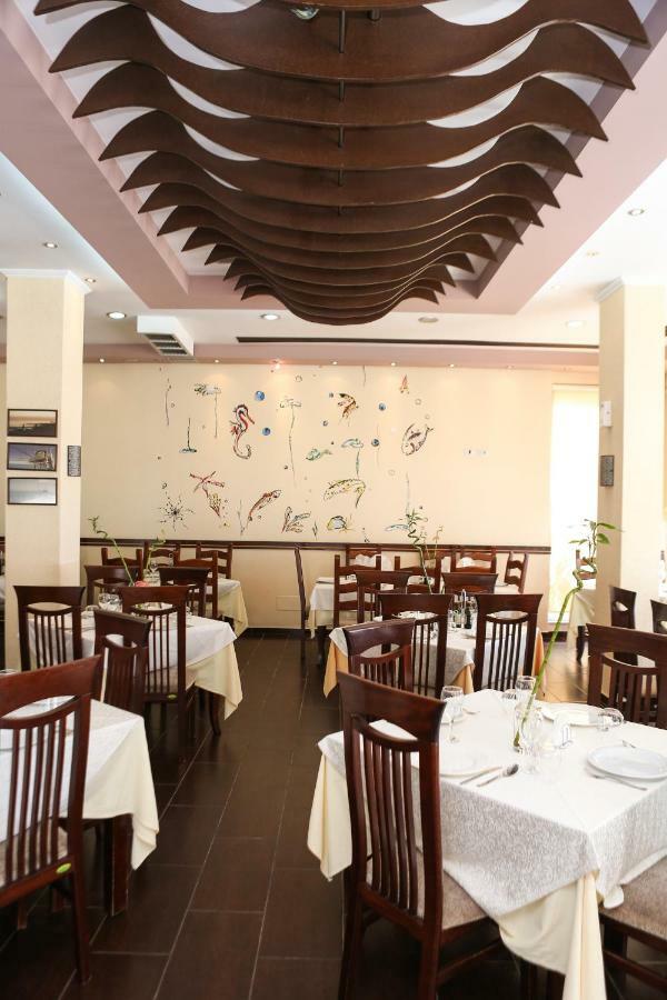 Hotel Edart Durrës Buitenkant foto